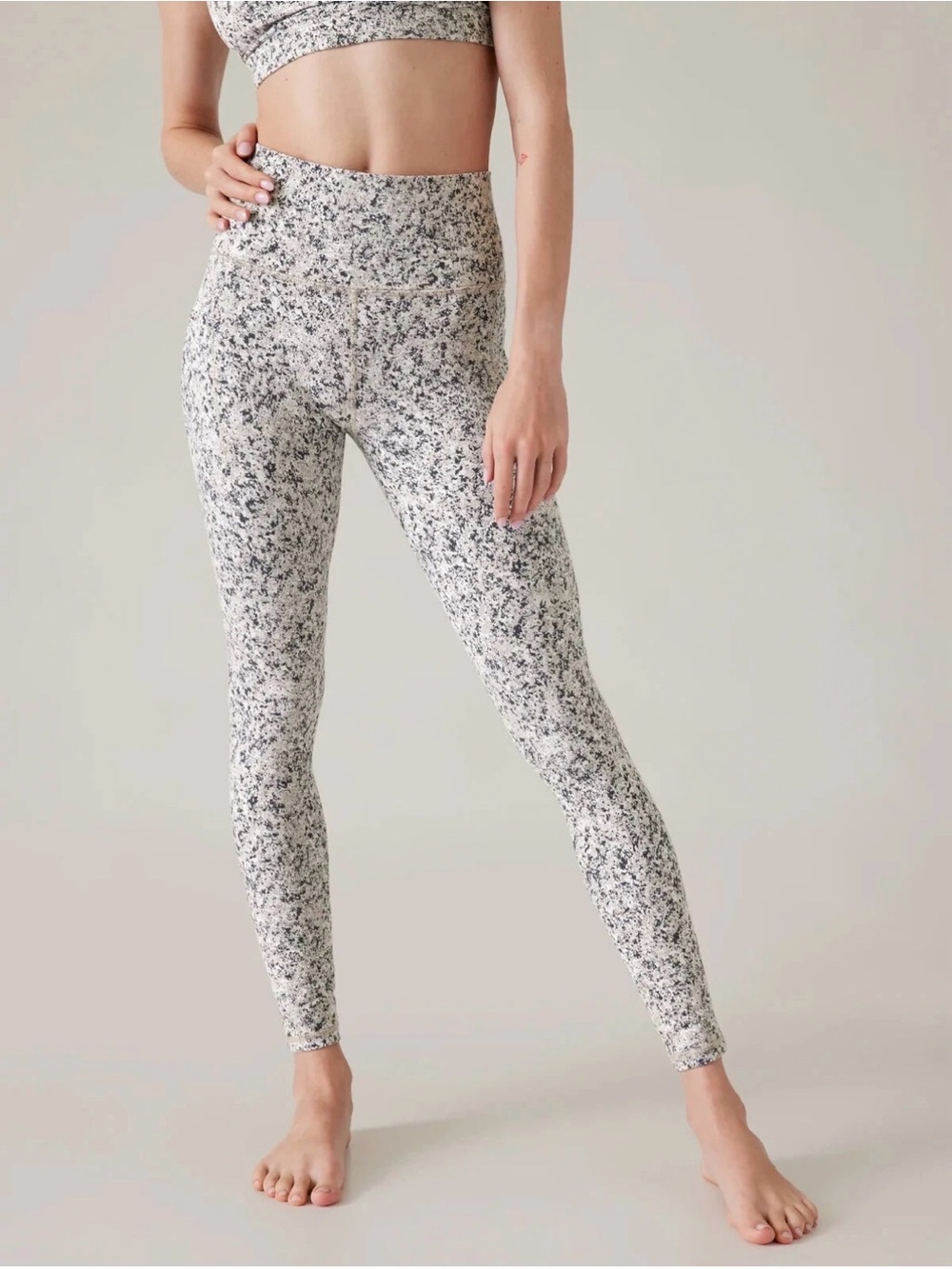Athleta Women Sandstone Stash Pocket Salutation Tights Powervita~Size XS